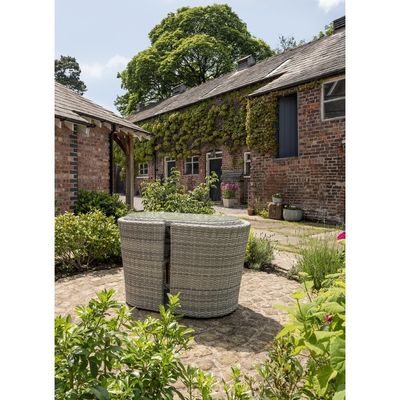Outdoor Bistro Set mit W67 x D57 x H74cm Stuhlgröße und Postverpackung