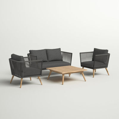 Moderne Außenmöbel mit Aluminiumrahmen und Holzkornveredelung