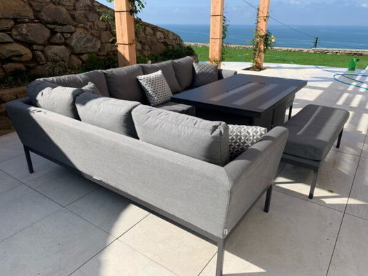 Postverpackung Y AJUNION Luxus Outdoor Stoff Terrassenmöbel Esszimmer mit Kamin Tisch