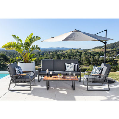 Moderner Gartenkantilever Schirm mit wasserdichtem Design und 18,2 kg Gewicht