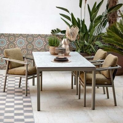 Minimalistisches Outdoor-Esszet AJUNION Luxus-Aluminiummöbel für Garten oder Cottage