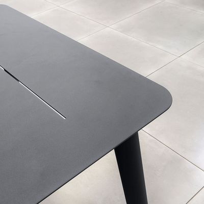 Outdoor-Esszet mit Seilwebe-Design und Aluminium-Metallrahmen von AJUNION