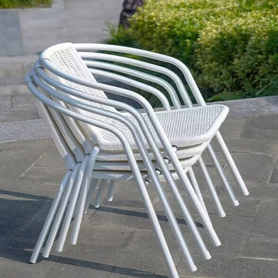 Außenrestaurant Balkon Cafe Terrasse Garten Set Rattan Stuhl und kleiner weißer Quadrattisch