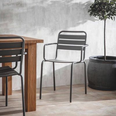Modern Design AJUNION Metall-Stahl-Gartensitzstühle in H85 x W52 x D47cm Größe