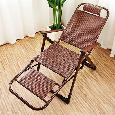 Außenstrand Balkon Garten tragbare Rattan Klappsohle Sonnenstuhl mit Fußpedal