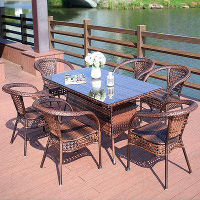 Außengarten Balkon Stackbare Sessel und Wicker Esstisch Set für Freizeit