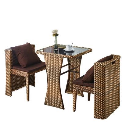Außenmöbel aus Rattan für Cafés