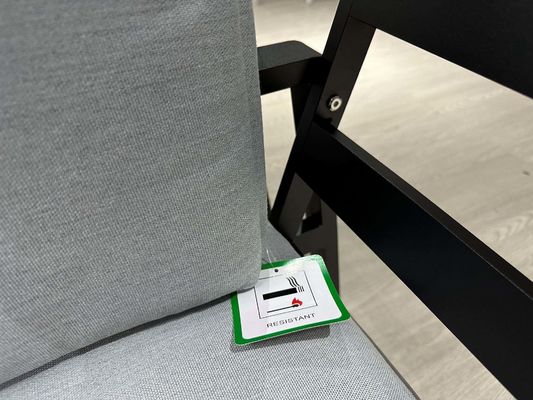Esstisch L150xW90xH73cm mit HDPE-Tischplatte und Metallrahmen