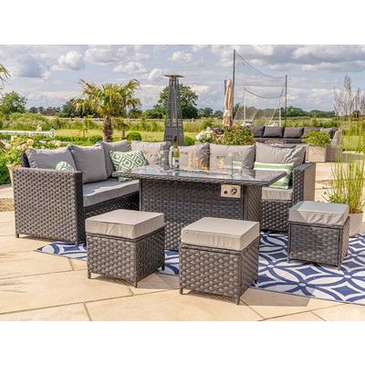 Modulare Möbel Wicker Rattan Outdoor Set mit Feuerstelle Tisch AJUNION Garten Design