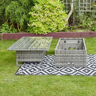 9 Sitzplätze Rattan Gewebter Gartenmöbel mit modernem Design und verstellbarem Tisch