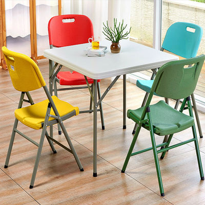 Metall- und Kunststoff-Esstisch für den Außengarten Terrasse Hochzeitsfeier Bankettveranstaltungen