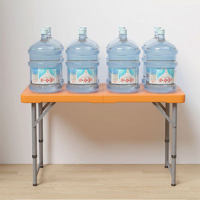 Tragbare HDPE-Plastik-Metall-Falttisch für Hotelrestaurants und Banketten