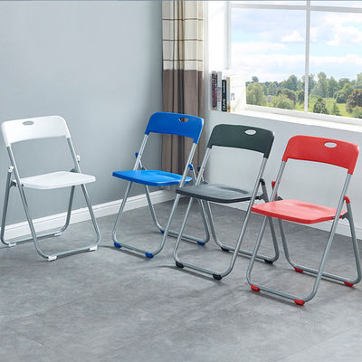 Bürogebäude Stapelbare klappbare Plastik-Esstuhl 40*40*78cm für Bankettveranstaltungen