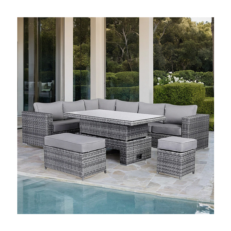 Modernes Rattan-Garten-Set mit Sektorausstattung