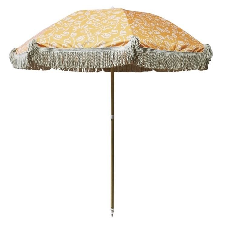 Sonnenschirm für den Außenstrand mit Tassel in Holzfarbe und Polyestermaterial