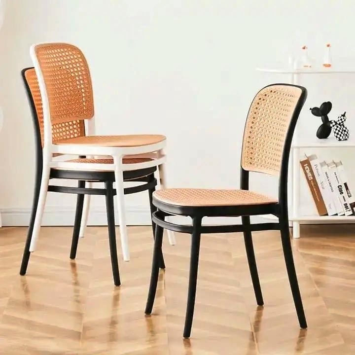 Nordic Stackable PP Plastik Rattan Dinner Chair für das Restaurant im Garten