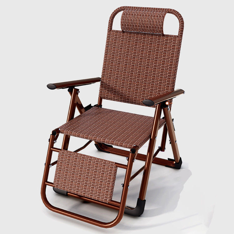 Außenstrand Balkon Garten tragbare Rattan Klappsohle Sonnenstuhl mit Fußpedal