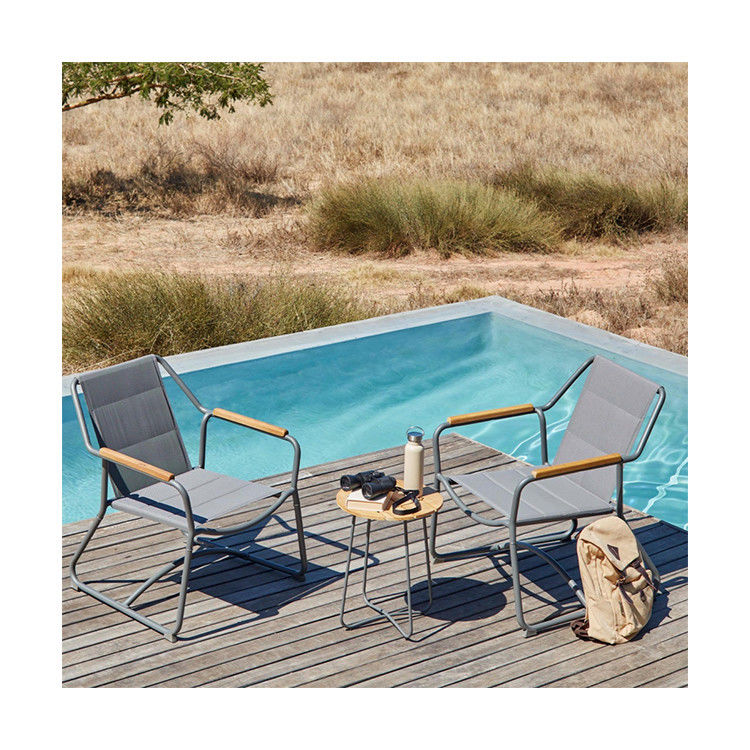 Verwandeln Sie Ihren Außenraum mit dem 3-teiligen Aluminium-Lounge Set und Gartenstuhl von AJUNION