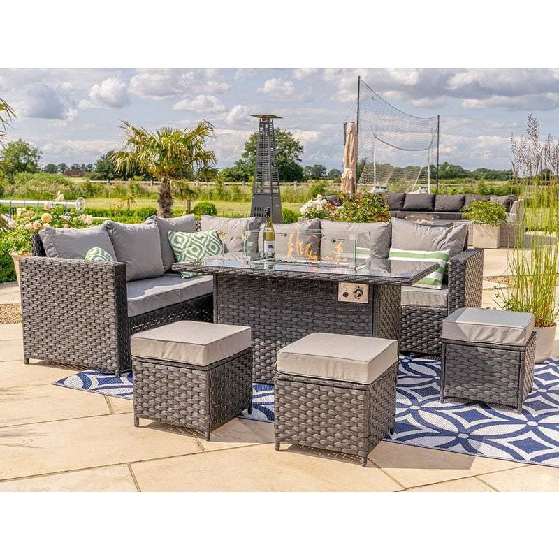 Modulare Möbel Wicker Rattan Outdoor Set mit Feuerstelle Tisch AJUNION Garten Design