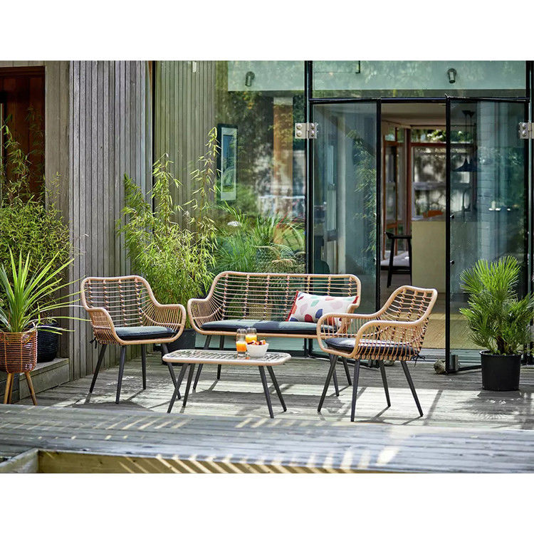 Verwandeln Sie Ihren Garten mit AJUNION 4 Stück All Weather Wicker Outdoor Möbel Set